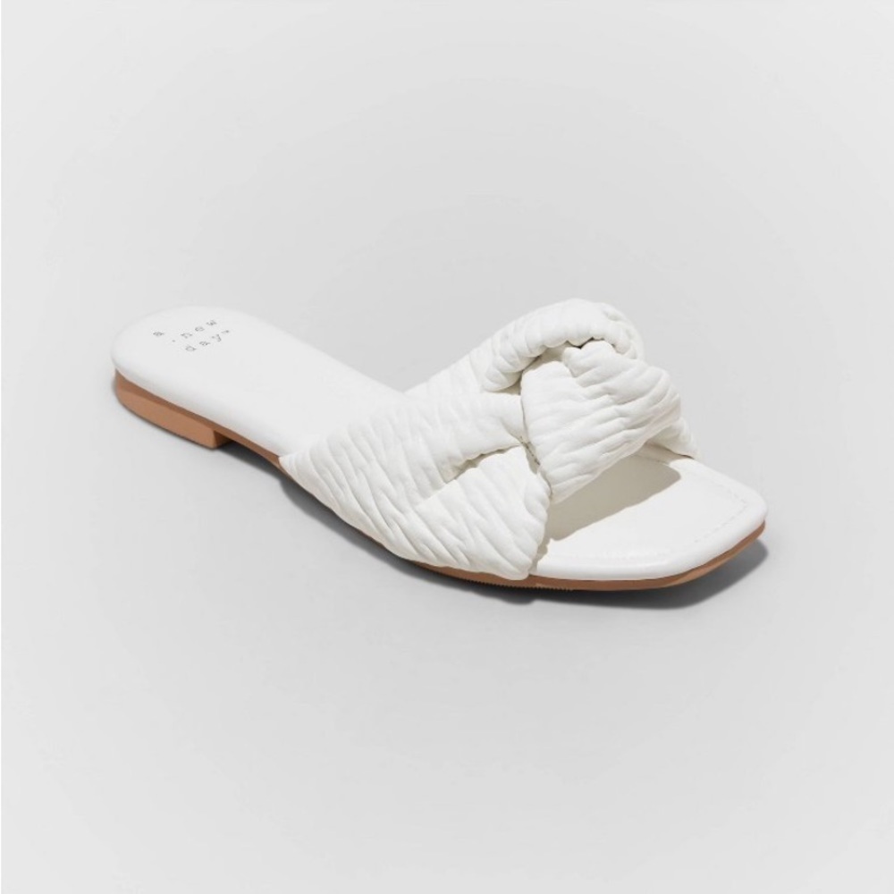Women's Ruth Slide Sandals - A New Day™
Off-White new 🆕